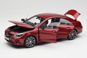 Mercedes CLA C117 Designo Patagonia Rot Metallic Norev 1:18 B66960131 Metall — Bild 2 von 8