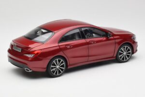 Mercedes CLA C117 Designo Patagonia Rot Metallic Norev 1:18 B66960131 Metall — Bild 3 von 8