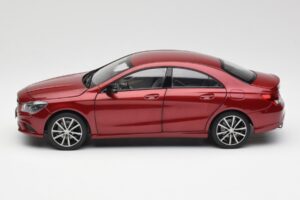 Mercedes CLA C117 Designo Patagonia Rot Metallic Norev 1:18 B66960131 Metall — Bild 4 von 8