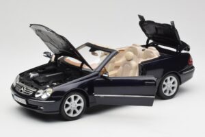 Mercedes CLK 500 W209 Cabriolet Dunkelblau Metallic Kyosho 1:18 B66962174 Metall — Bild 2 von 9