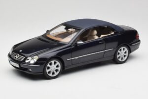 Mercedes CLK 500 W209 Cabriolet Dunkelblau Metallic Kyosho 1:18 B66962174 Metall — Bild 3 von 9