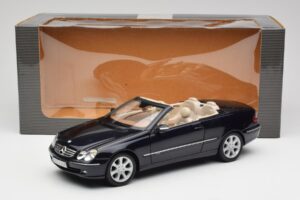 Mercedes CLK 500 W209 Cabriolet Dunkelblau Metallic Kyosho 1:18 B66962174 Metall — Bild 9 von 9