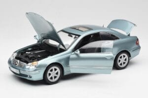 Mercedes CLK 500 W209 Hellblau Metallic Kyosho 1:18 B66962192 Metall — Bild 2 von 8