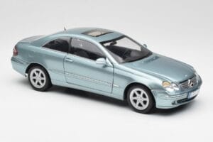 Mercedes CLK 500 W209 Hellblau Metallic Kyosho 1:18 B66962192 Metall — Bild 6 von 8