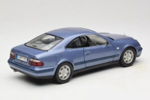 Mercedes CLK C208 Lila Anson 1:18 30330 Metall — Bild 3 von 8