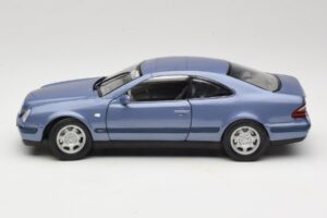 Mercedes CLK C208 Lila Anson 1:18 30330 Metall — Bild 4 von 8