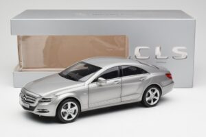 Mercedes CLS C218 Designo Alubeam Titanium Norev 1:18 B66961298 Metall — Bild 8 von 8