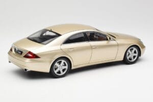 Mercedes CLS C219 Hell Beige Gold Kyosho 1:18 08401LBE Metall — Bild 3 von 8