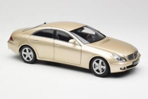 Mercedes CLS C219 Hell Beige Gold Kyosho 1:18 08401LBE Metall — Bild 6 von 8