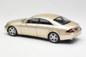 Mercedes CLS C219 Hell Beige Gold Kyosho 1:18 08401LBE Metall — Bild 7 von 8