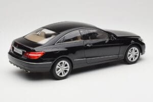 Mercedes E-Class Coupe C207 Obsidian Black Metallic Norev 1:18 B66962418 Metall — Bild 3 von 8