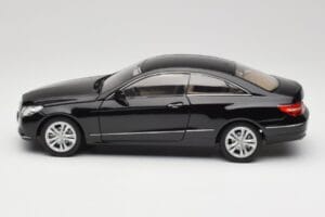Mercedes E-Class Coupe C207 Obsidian Black Metallic Norev 1:18 B66962418 Metall — Bild 4 von 8