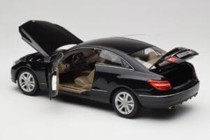 Mercedes E-Class Coupe C207 Obsidian Black Metallic Norev 1:18 B66962418 Metall — Bild 5 von 8