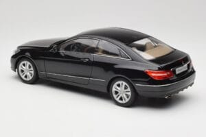 Mercedes E-Class Coupe C207 Obsidian Black Metallic Norev 1:18 B66962418 Metall — Bild 7 von 8