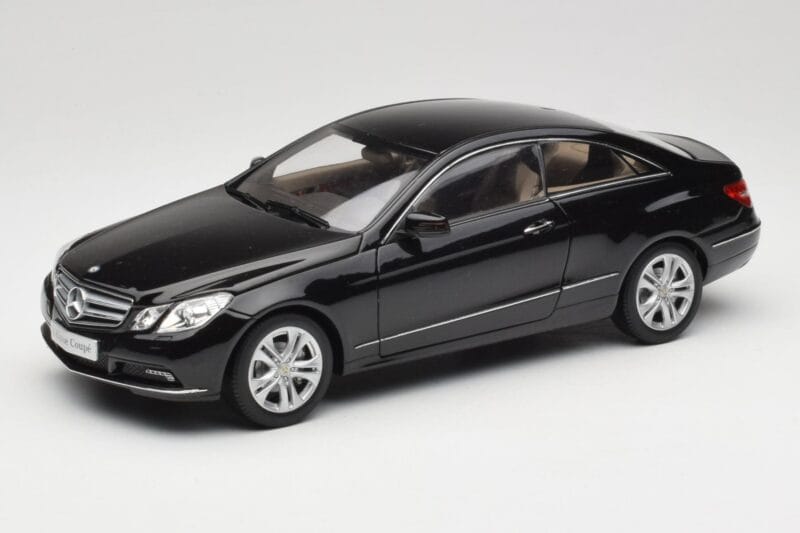 Mercedes E-Class Coupe C207 Obsidian Black Metallic Norev 1:18 B66962418 Metall