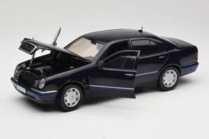 Mercedes E-Class W210 E320 Schwarz Sun Star 1:18 1151 Metall — Bild 2 von 8