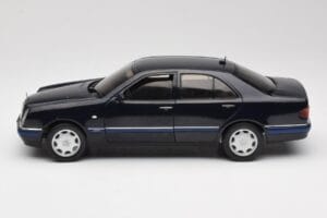 Mercedes E-Class W210 E320 Schwarz Sun Star 1:18 1151 Metall — Bild 4 von 8