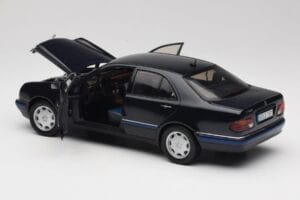 Mercedes E-Class W210 E320 Schwarz Sun Star 1:18 1151 Metall — Bild 5 von 8