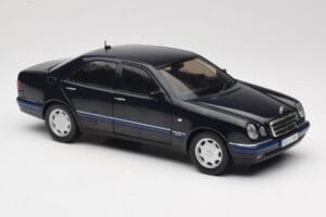 Mercedes E-Class W210 E320 Schwarz Sun Star 1:18 1151 Metall — Bild 6 von 8