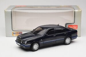 Mercedes E-Class W210 E320 Schwarz Sun Star 1:18 1151 Metall — Bild 8 von 8