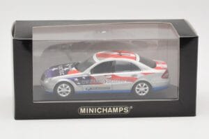 Mercedes E-Class W211 #11 Bluetec Paris-Beijing 2006 Minichamps 1:43 B66962267-R Metall — Bild 4 von 4