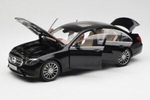 Mercedes E-Class W213 Obsidian Schwarz iScale 1:18 B66960380 Metall — Bild 2 von 8