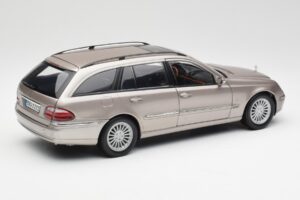 Mercedes E320 CDI W210 T-Modell Cubanite Silber Kyosho 1:18 B66962188 Metall — Bild 3 von 8