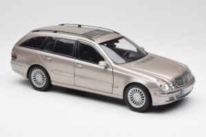 Mercedes E320 CDI W210 T-Modell Cubanite Silber Kyosho 1:18 B66962188 Metall — Bild 6 von 8