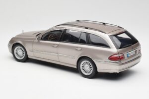 Mercedes E320 CDI W210 T-Modell Cubanite Silber Kyosho 1:18 B66962188 Metall — Bild 7 von 8