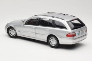 Mercedes E320 T-Modell S210 Elegance Silber Kyosho 1:18 B66962166 Metall — Bild 7 von 8
