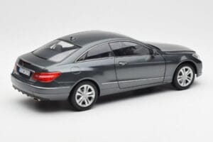 Mercedes E500 C207 Coupe Tenoric Grau Norev 1:18 183540 Metall — Bild 3 von 8