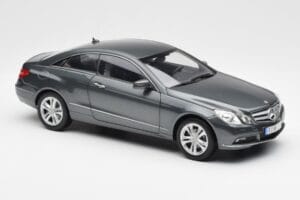 Mercedes E500 C207 Coupe Tenoric Grau Norev 1:18 183540 Metall — Bild 6 von 8