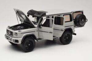 Mercedes G 63 AMG 4x4 Squared Arabian Grey Almost Real 1:18 820829 Metall — Bild 2 von 8