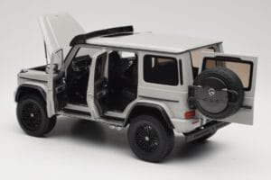 Mercedes G 63 AMG 4x4 Squared Arabian Grey Almost Real 1:18 820829 Metall — Bild 5 von 8