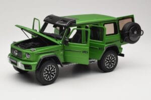 Mercedes G 63 AMG 4x4 Squared Green Hell Magno Almost Real 1:18 820821 Metall — Bild 2 von 8