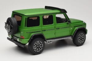 Mercedes G 63 AMG 4x4 Squared Green Hell Magno Almost Real 1:18 820821 Metall — Bild 3 von 8