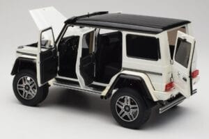 Mercedes G 63 AMG 4x4 Squared Polar White Almost Real 1:18 820203 Metall — Bild 5 von 8