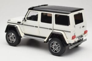 Mercedes G 63 AMG 4x4 Squared Polar White Almost Real 1:18 820203 Metall — Bild 7 von 8