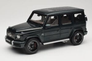 Mercedes G 63 AMG W463 Green Metallic Minichamps 1:18 Mercedes G 63 AMG W463 Green Metallic Minichamps 1:18 110037066 Metall