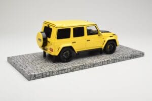 Mercedes Brabus 850 6.0 Widestar G63 W463 Electric Beam Yellow Minichamps 1:18 107032402 Metall — Bild 2 von 6
