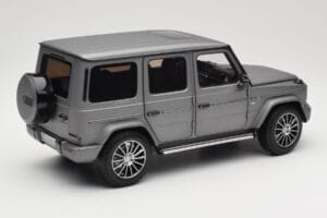 Mercedes G-Class G500 W463A Designo Platinum Magno Minichamps 1:18 B66960811 Metall — Bild 3 von 8