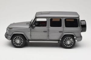 Mercedes G-Class G500 W463A Designo Platinum Magno Minichamps 1:18 B66960811 Metall — Bild 4 von 8