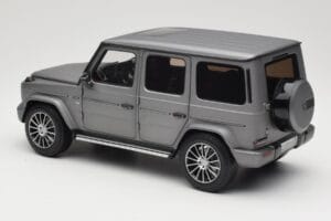 Mercedes G-Class G500 W463A Designo Platinum Magno Minichamps 1:18 B66960811 Metall — Bild 7 von 8