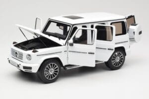 Mercedes G-Class G 500 W463A Diamond White Metallic Minichamps 1:18 113037111 Metall — Bild 2 von 8