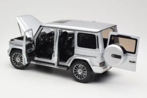 Mercedes G-Class G 500 W463A Iridium Silver Metallic Minichamps 1:18 113037112 Metall — Bild 5 von 8
