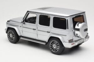 Mercedes G-Class G 500 W463A Iridium Silver Metallic Minichamps 1:18 113037112 Metall — Bild 7 von 8