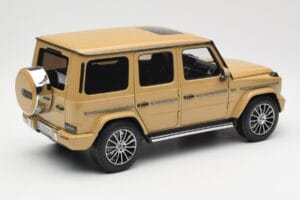 Mercedes G-Class G 500 W463A Solarbeam Yellow Metallic Minichamps 1:18 113037108 Metall — Bild 3 von 8