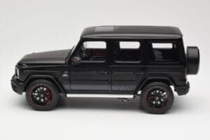 Mercedes G-Class G63 AMG W463A Matt Black Minichamps 1:18 110037064 Metall — Bild 4 von 8