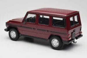 Mercedes G-Class W460 LWB Dunkelrot Minichamps 1:18 155038102 Metall — Bild 5 von 6