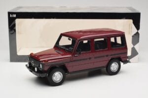 Mercedes G-Class W460 LWB Dunkelrot Minichamps 1:18 155038102 Metall — Bild 6 von 6
